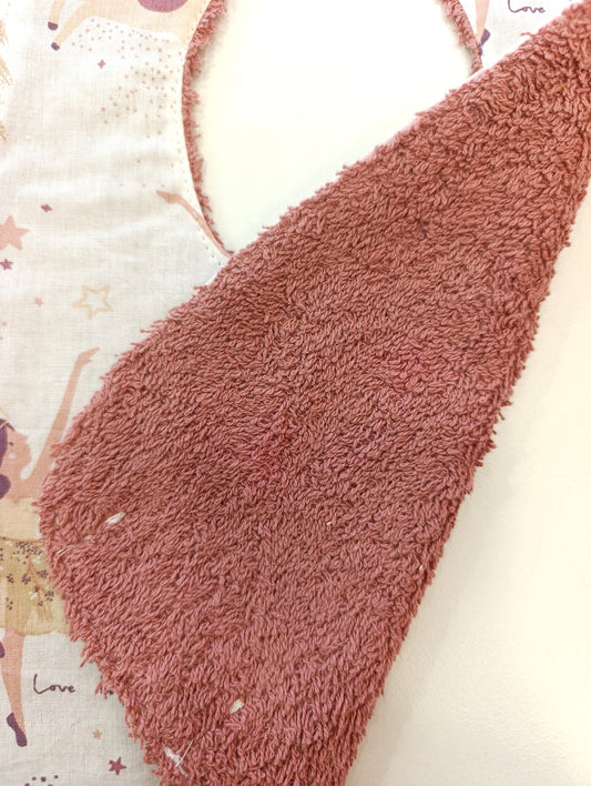 Χειροποίητη σαλιάρα ΜΠΑΛΑΡΙΝΕΣ ΣΤΟ ΔΑΣΟΣ