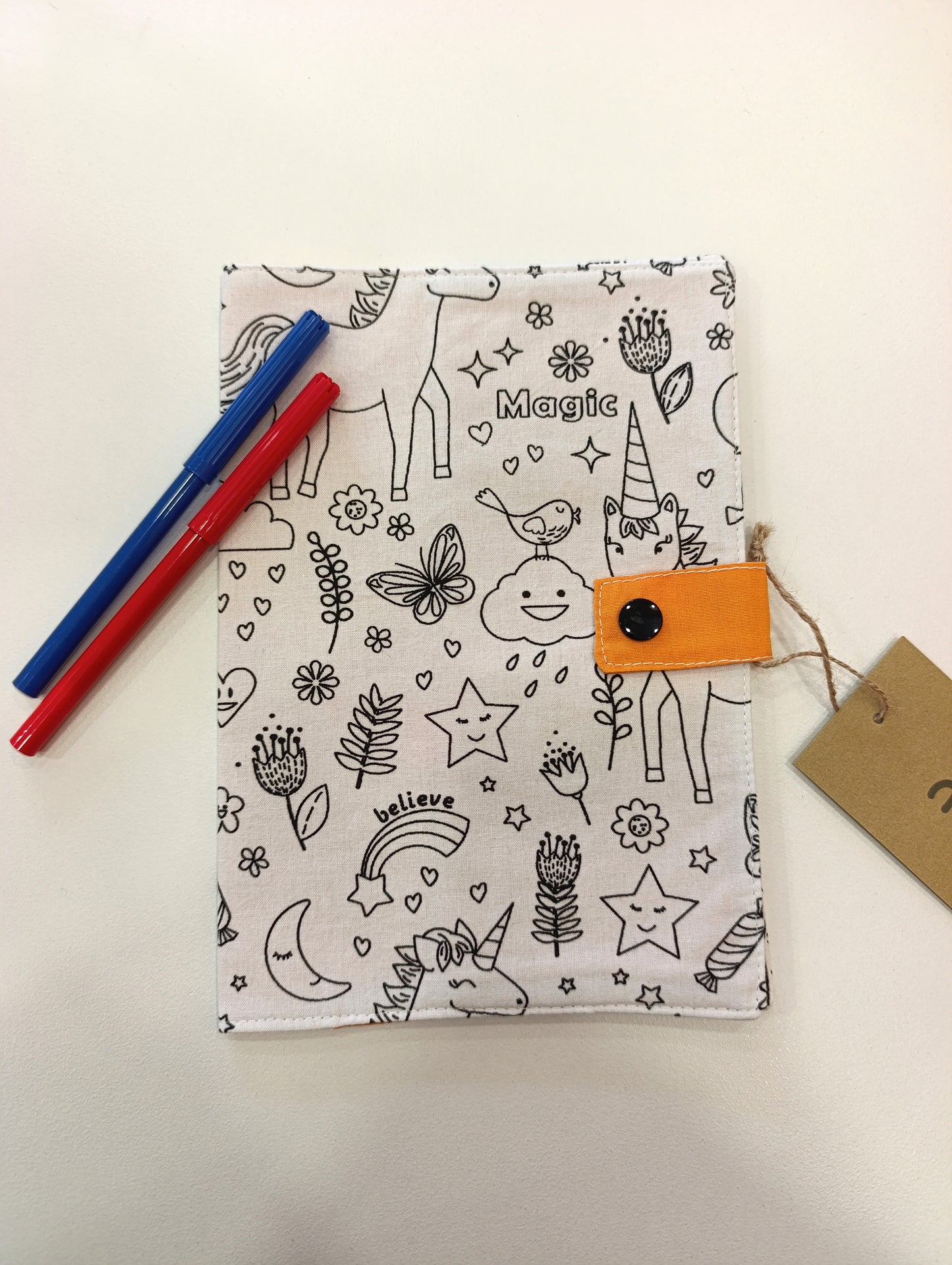 Χειροποίητη θήκη βιβλιαρίου υγείας παιδιού Color Me MAGIC ΜΟΝΟΚΕΡΟΙ