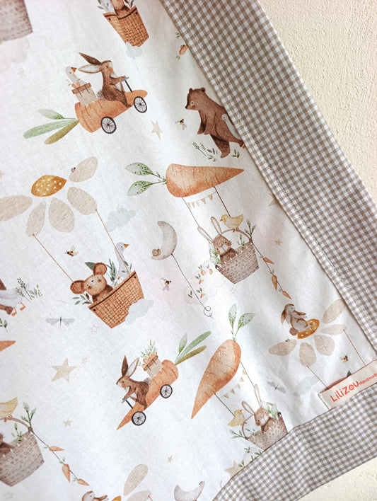 Χειροποίητο κουβερτάκι 70x100 ΖΩΑΚΙΑ ΣΕ ΑΕΡΟΣΤΑΤΑ