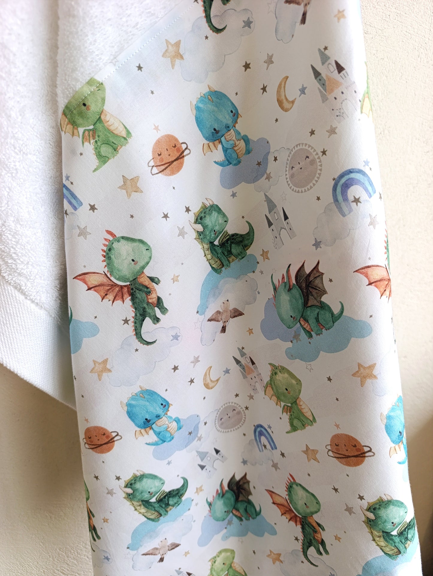 Πετσέτα σώματος 70x140 , φάσα ΔΡΑΚΟΙ ΠΑΡΑΜΥΘΙΟΥ